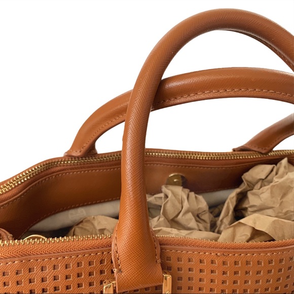 Tory Burch Robinson Perforated Tote Bag Tan - Picture 9 of 11